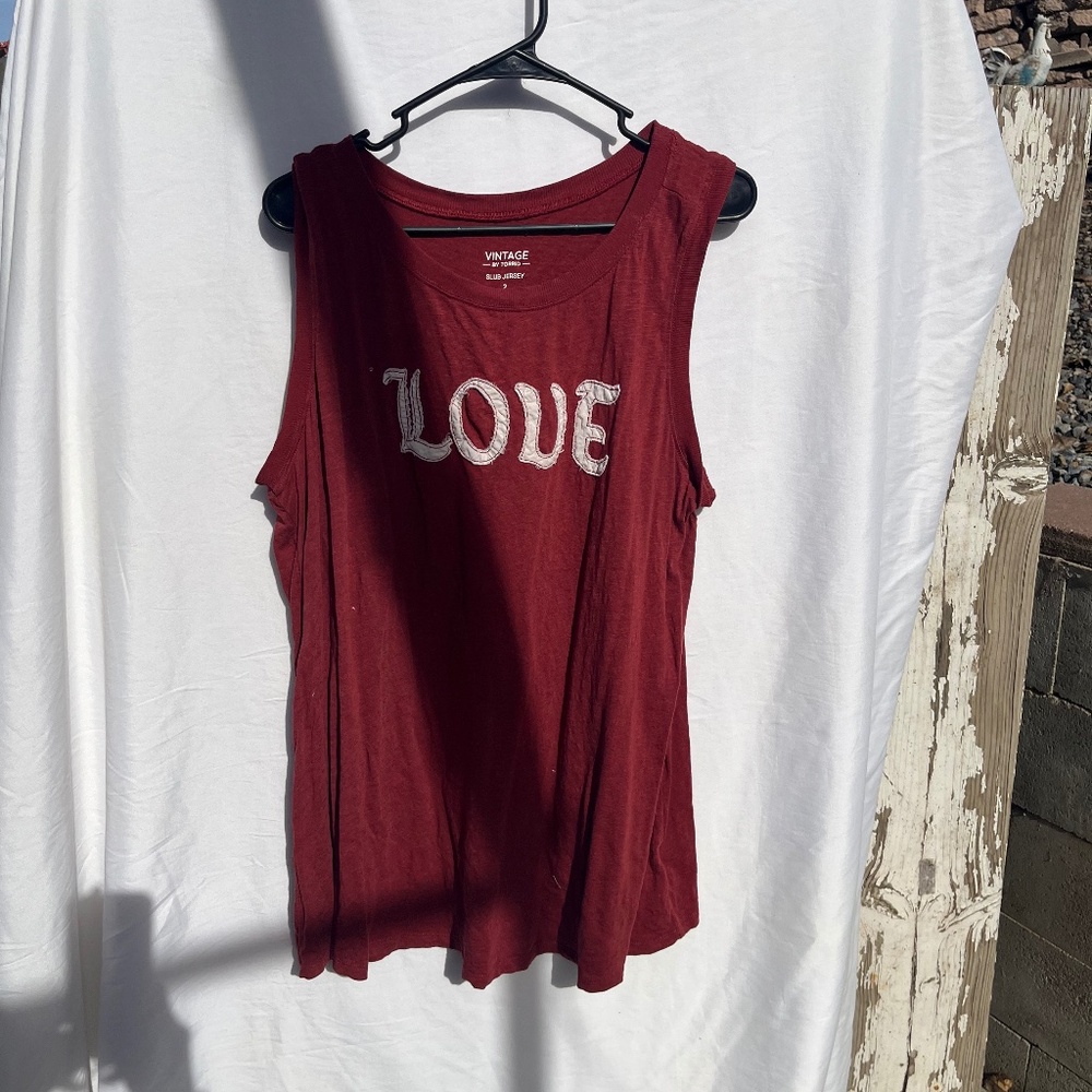 Sleeveless light weight sweater